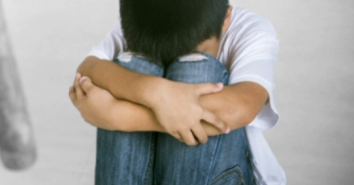 Harta României evidențiind județele cu cele mai multe cazuri de copii dispăruți România și simboluri pentru violență asupra copiilor și prevenție dispariții copii. | sursa foto: Digi24 Harta României evidențiind județele cu cele mai multe cazuri de copii dispăruți România și simboluri pentru violență asupra copiilor și prevenție dispariții copii. | sursa foto: Digi24