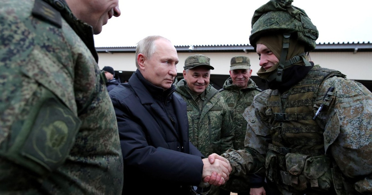 Ofițeri militari ruși supraveghează exercițiul de mobilizare Rusia în Kaliningrad, planificând recrutarea soldaților și logistică completă. | sursa foto: Digi24 Ofițeri militari ruși supraveghează exercițiul de mobilizare Rusia în Kaliningrad, planificând recrutarea soldaților și logistică completă. | sursa foto: Digi24