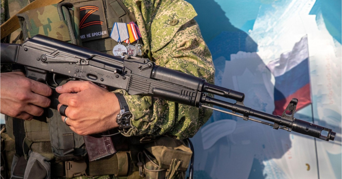 Soldat rus reținut de forțele de ordine în Crimeea după atac soldat rus Crimeea cu victime atac în Sevastopol, anchetă incident Sevastopol în desfășurare. | sursa foto: Digi24 Soldat rus reținut de forțele de ordine în Crimeea după atac soldat rus Crimeea cu victime atac în Sevastopol, anchetă incident Sevastopol în desfășurare. | sursa foto: Digi24