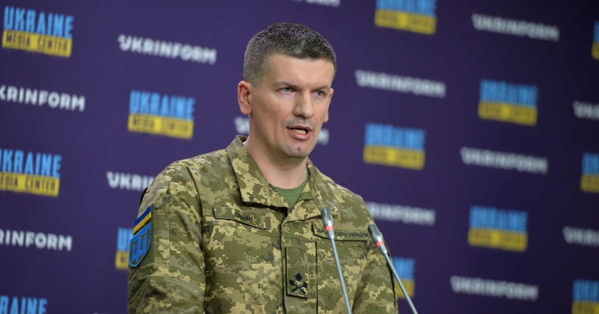 Generalul Serhii Sobko în uniformă militară, alături de oficiali NATO, discutând strategii pentru Forțele Armate Ucraina în contextul apărării Kievului. | sursa foto: Digi24 Generalul Serhii Sobko în uniformă militară, alături de oficiali NATO, discutând strategii pentru Forțele Armate Ucraina în contextul apărării Kievului. | sursa foto: Digi24