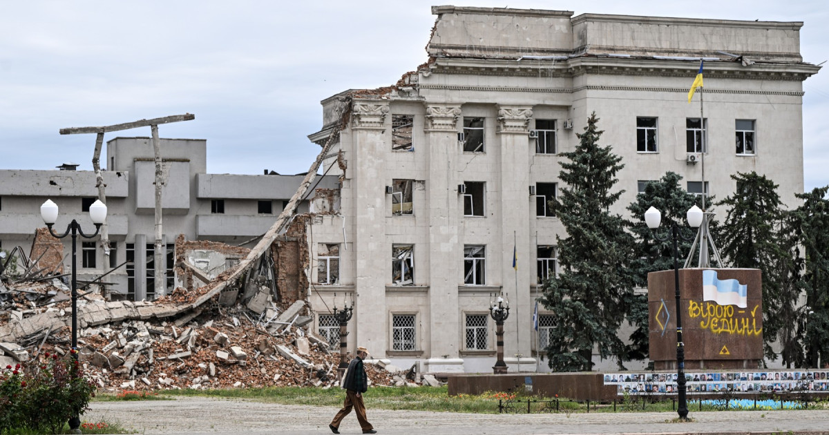 Soldați ucraineni patrulând lângă fluviul Nipru, monitorizând cerul pentru drone rusești în războiul Herson pe linia frontului. | sursa foto: Digi24 Soldați ucraineni patrulând lângă fluviul Nipru, monitorizând cerul pentru drone rusești în războiul Herson pe linia frontului. | sursa foto: Digi24