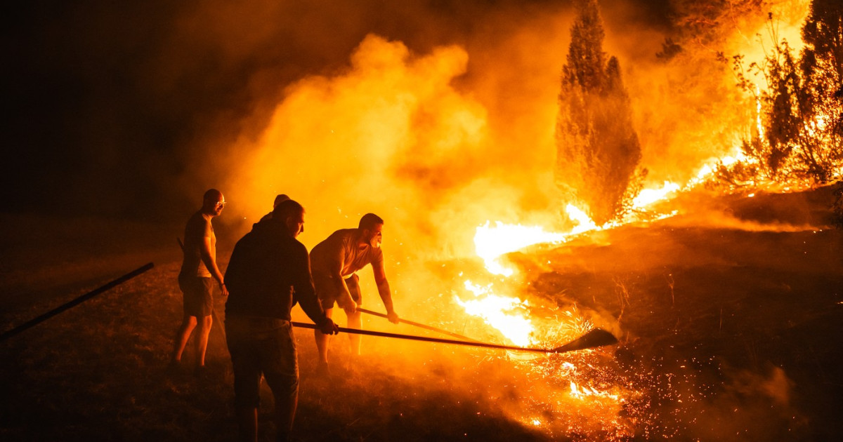 Avion rusesc IL-76P pentru stingere incendii vegetație Serbia aterizând pe aeroportul din Niș pentru ajutor Rusia în combaterea incendiilor. | sursa foto: Digi24 Avion rusesc IL-76P pentru stingere incendii vegetație Serbia aterizând pe aeroportul din Niș pentru ajutor Rusia în combaterea incendiilor. | sursa foto: Digi24