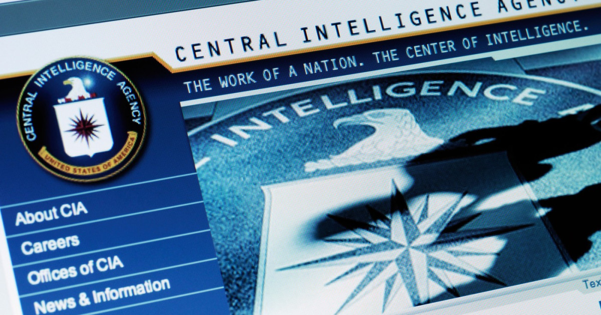 Michael Ellis, adjunctul CIA, prezentând strategii de spionaj China și securitate cibernetică în contextul amenințărilor economice și tehnologice. | sursa foto: Digi24 Michael Ellis, adjunctul CIA, prezentând strategii de spionaj China și securitate cibernetică în contextul amenințărilor economice și tehnologice. | sursa foto: Digi24