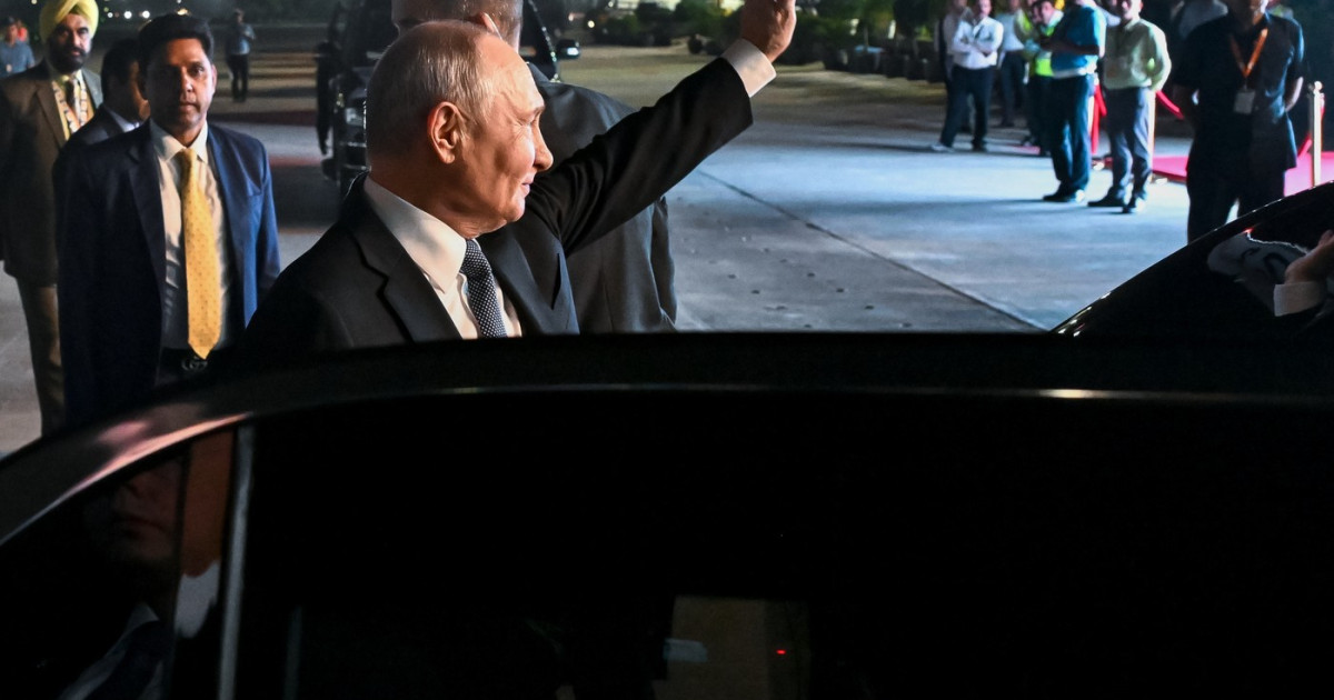 Președintele Vladimir Putin sosind la baza aeriană Palam din New Delhi pentru summit BRICS India, discutând războiul Ucraina și relațiile India-Rusia. | sursa foto: Digi24 Președintele Vladimir Putin sosind la baza aeriană Palam din New Delhi pentru summit BRICS India, discutând războiul Ucraina și relațiile India-Rusia. | sursa foto: Digi24