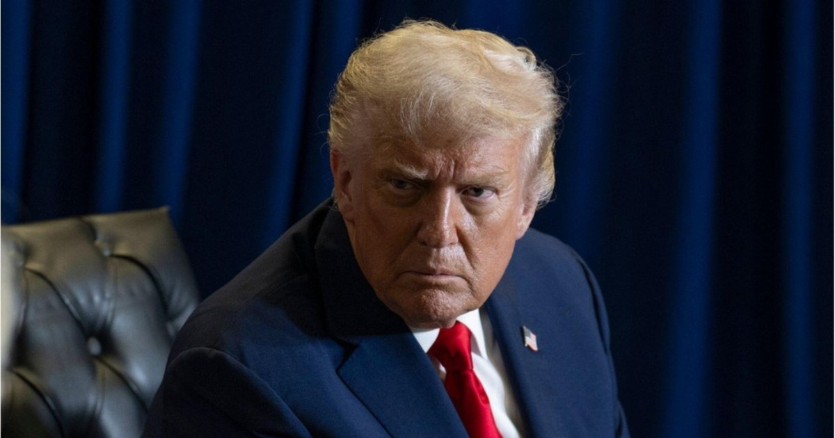 Donald Trump discutând strategia Acordului Mar-a-Lago privind piața obligațiunilor în contextul tensiunilor comerciale și financiare din SUA. | sursa foto: Digi24 Donald Trump discutând strategia Acordului Mar-a-Lago privind piața obligațiunilor în contextul tensiunilor comerciale și financiare din SUA. | sursa foto: Digi24