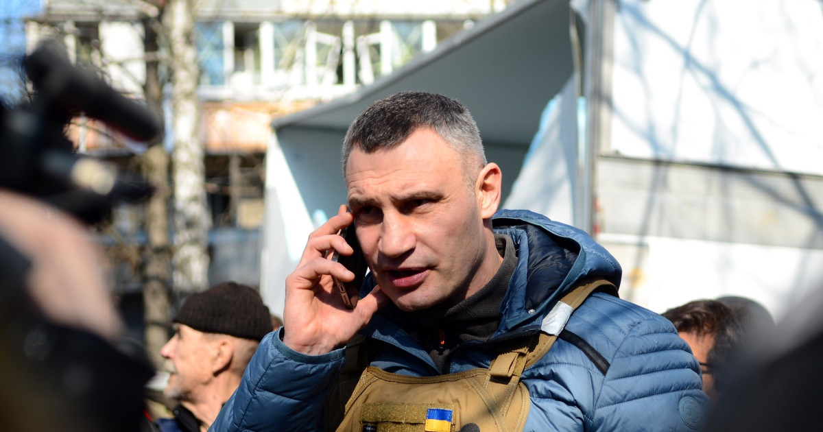 Clădiri din Kiev afectate de atacuri rusești, cu infrastructură critică avariată și întreruperi energie electrică în timpul iernii geroase. | sursa foto: Digi24 Clădiri din Kiev afectate de atacuri rusești, cu infrastructură critică avariată și întreruperi energie electrică în timpul iernii geroase. | sursa foto: Digi24