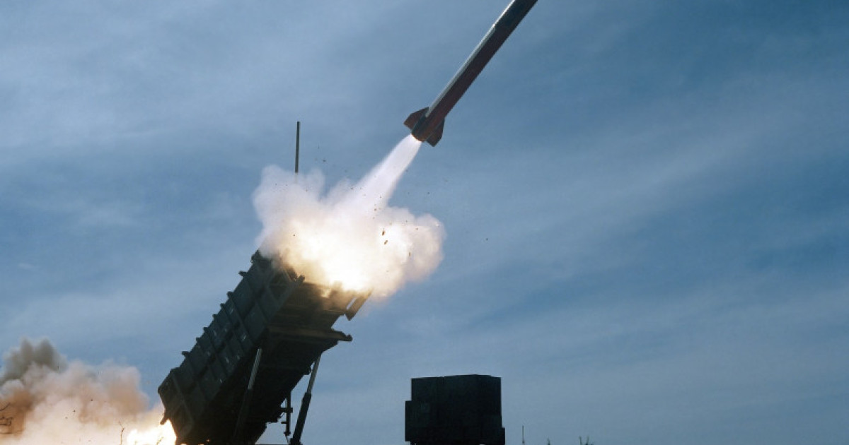Sistemele apărare antiaeriană Patriot în Ucraina lansând rachete interceptoare pentru neutralizarea amenințărilor aeriene în conflict. | sursa foto: Digi24 Sistemele apărare antiaeriană Patriot în Ucraina lansând rachete interceptoare pentru neutralizarea amenințărilor aeriene în conflict. | sursa foto: Digi24