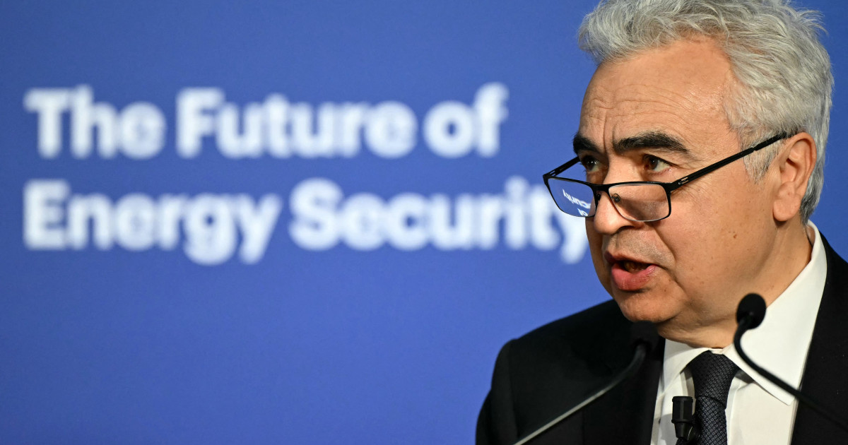 Grafic cu evoluția prețurilor petrolului și gazelor în Europa, evidențiind impactul crizei energetice și sancțiunilor energie rusească. | sursa foto: Digi24 Grafic cu evoluția prețurilor petrolului și gazelor în Europa, evidențiind impactul crizei energetice și sancțiunilor energie rusească. | sursa foto: Digi24