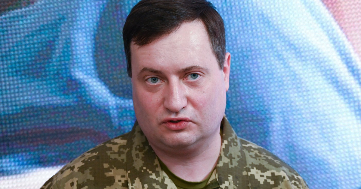 Suspect reținut de poliția ucraineană în legătură cu complotul de asasinat cu dronă vizând un ofițer din serviciile de informații militare. | sursa foto: Digi24 Suspect reținut de poliția ucraineană în legătură cu complotul de asasinat cu dronă vizând un ofițer din serviciile de informații militare. | sursa foto: Digi24