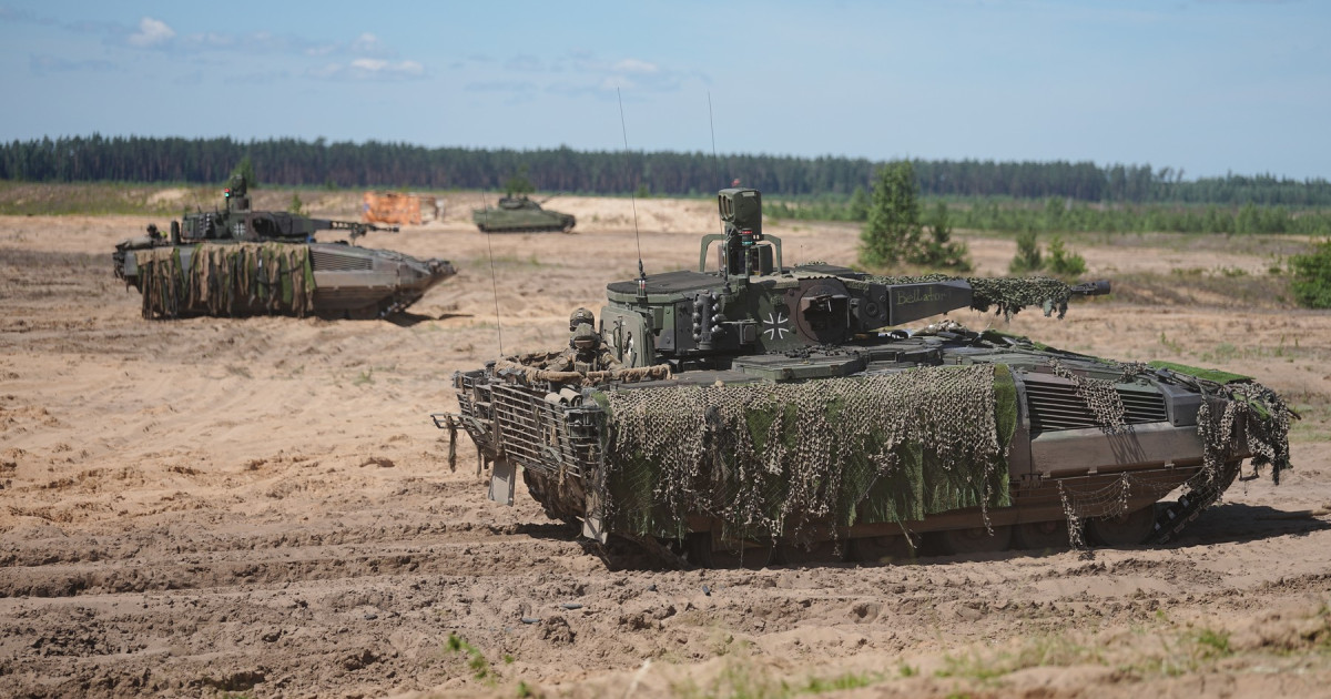Brigadă germană de tancuri staționată la granița Lituaniei cu Belarus, simbol al apărării europene fără SUA în NATO. | sursa foto: Digi24 Brigadă germană de tancuri staționată la granița Lituaniei cu Belarus, simbol al apărării europene fără SUA în NATO. | sursa foto: Digi24