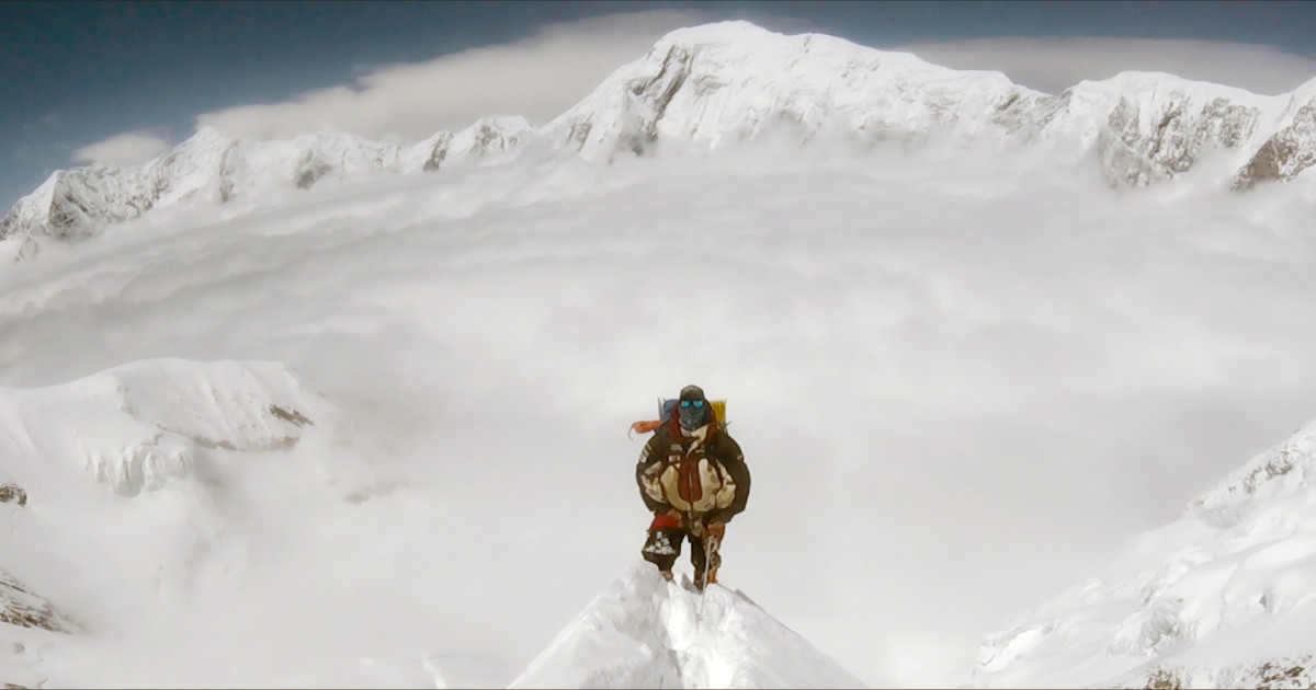 Echipa de salvare echipată pentru operațiune pe zăpada abruptă a Broad Peak după avalanșa care a surprins alpiniști, inclusiv Nirmal Purja. | sursa foto: Digi24 Echipa de salvare echipată pentru operațiune pe zăpada abruptă a Broad Peak după avalanșa care a surprins alpiniști, inclusiv Nirmal Purja. | sursa foto: Digi24