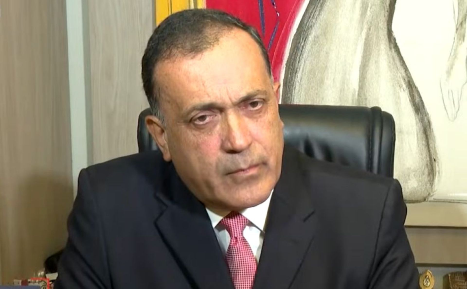 Cirujano Mario Cabani denunció supuestas amenazas por parte de Dina Boluarte Cirujano Mario Cabani denunció supuestas amenazas por parte de Dina Boluarte