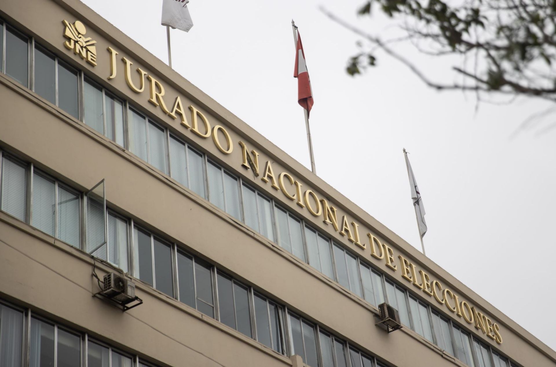 JNE no descarta retirar partidos tras iniciar verificación de firmas falsas JNE no descarta retirar partidos tras iniciar verificación de firmas falsas