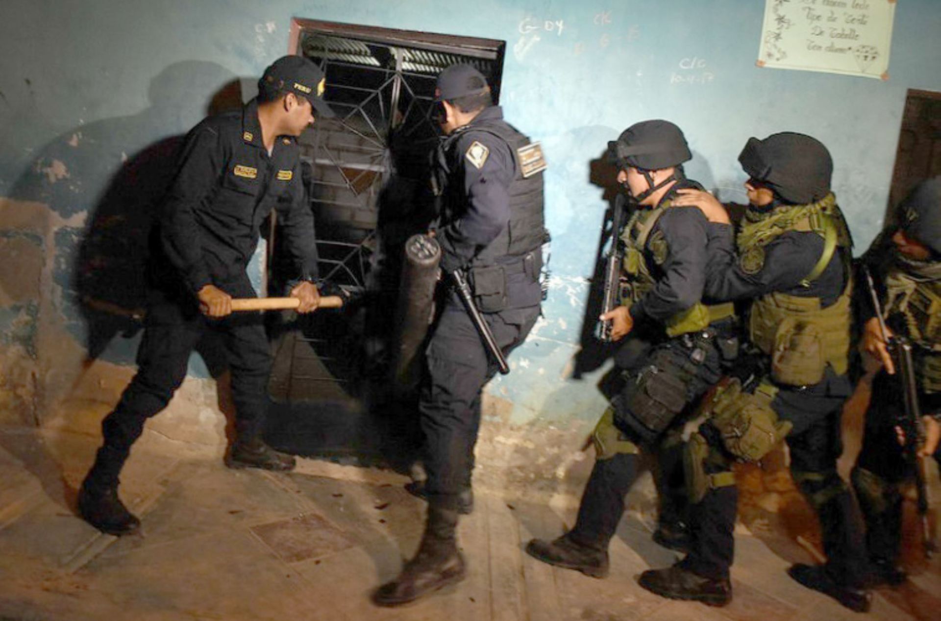 Human Rights Watch alerta que políticas del Congreso y Gobierno han favorecido expansión del crimen en Perú Human Rights Watch alerta que políticas del Congreso y Gobierno han favorecido expansión del crimen en Perú