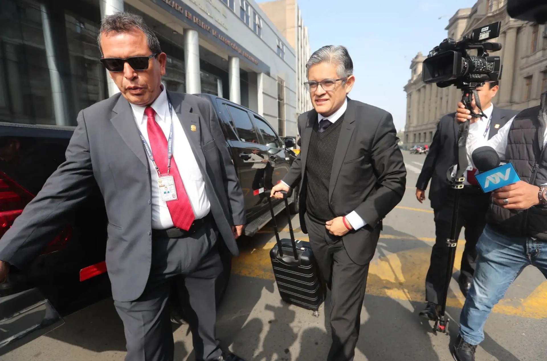 El fiscal Domingo Pérez revela que aportes a la campaña de Villarán no fueron donaciones El fiscal Domingo Pérez revela que aportes a la campaña de Villarán no fueron donaciones