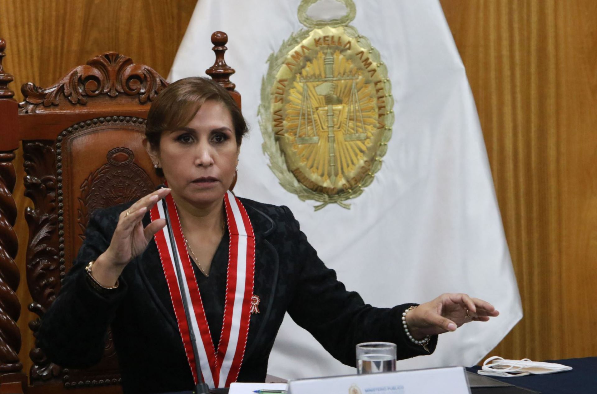 JNJ pide a Delia Espinoza reponer en el día a Patricia Benavides como fiscal de la Nación JNJ pide a Delia Espinoza reponer en el día a Patricia Benavides como fiscal de la Nación