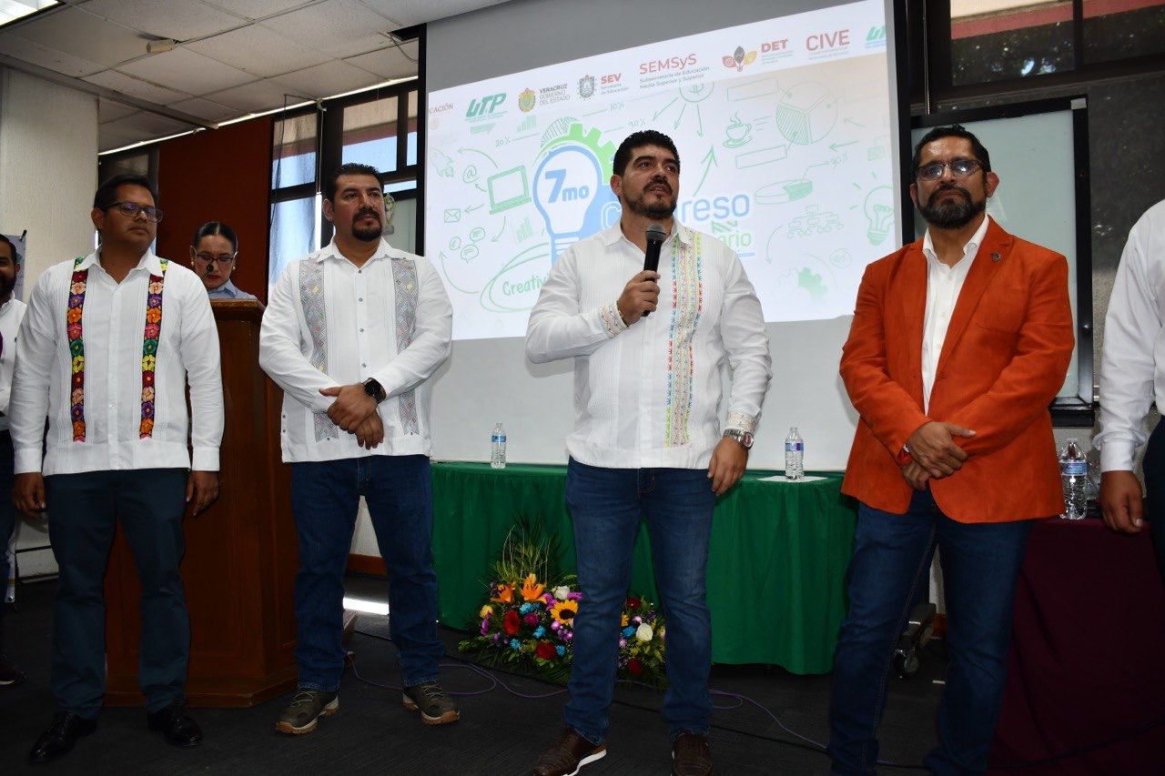 Con entrega de prótesis, Zenyazen Escobar refuerza compromiso con la comunidad y el desarrollo tecnológico Con entrega de prótesis, Zenyazen Escobar refuerza compromiso con la comunidad y el desarrollo tecnológico