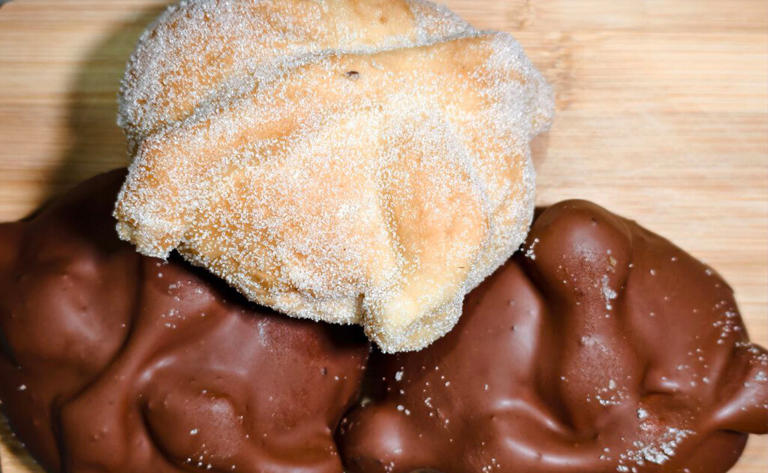 La mejor forma de conservar el pan, según un panadero: «nunca en una bolsa de plástico, porque el moho tiene vía libre» La mejor forma de conservar el pan, según un panadero: «nunca en una bolsa de plástico, porque el moho tiene vía libre»