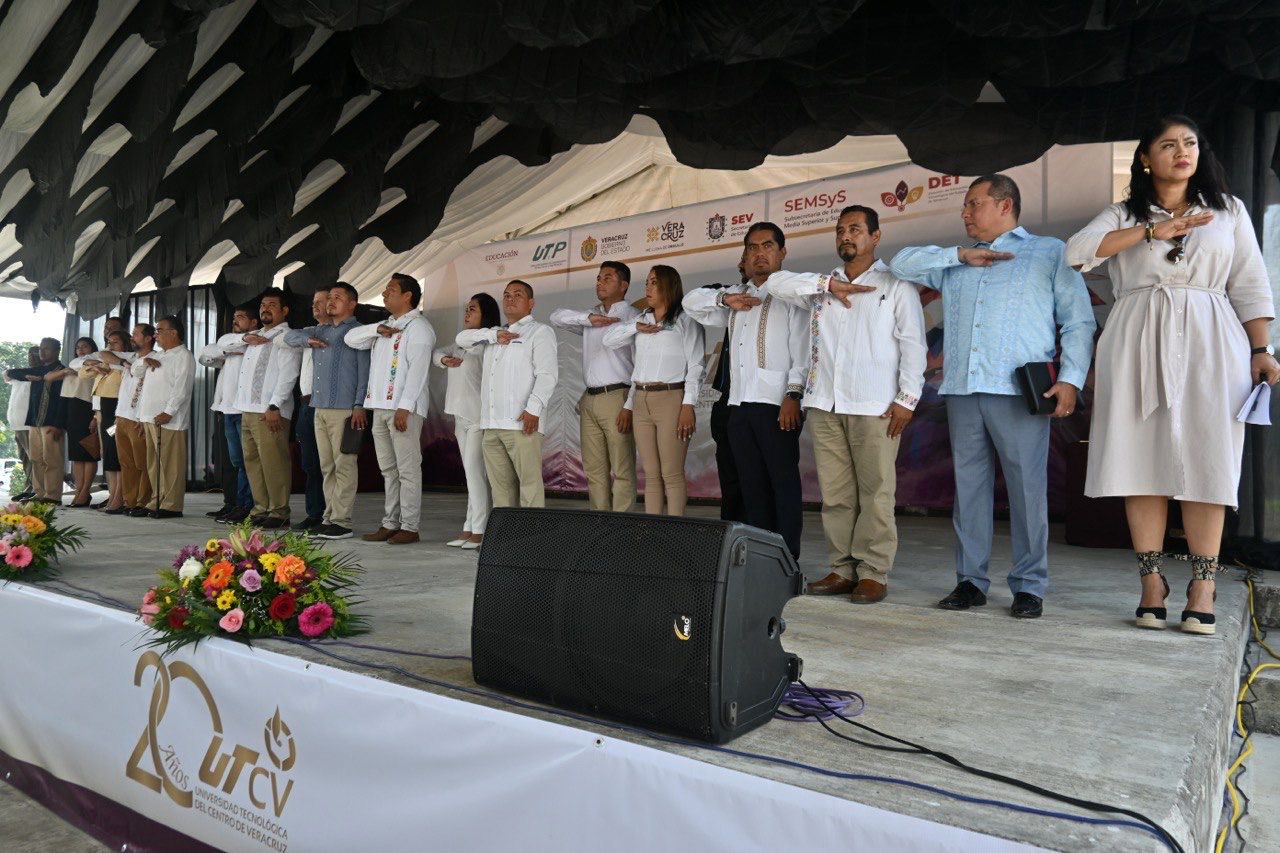 Zenyazen Escobar celebra 20 años de la UTCV y destaca compromiso con la educación pública Zenyazen Escobar celebra 20 años de la UTCV y destaca compromiso con la educación pública