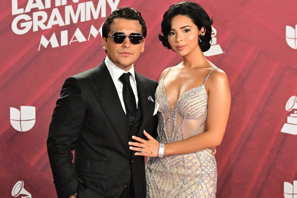 Christian Nodal debuta como pintor con un retrato de Ángela Aguilar Christian Nodal debuta como pintor con un retrato de Ángela Aguilar