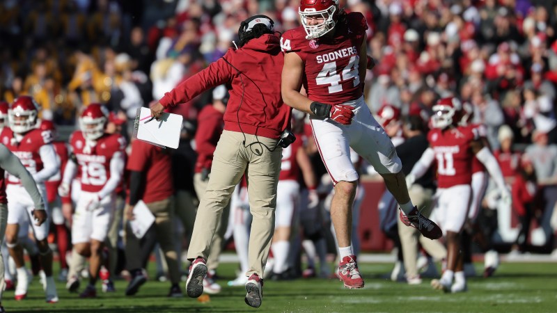 No. 8 Oklahoma all but clinches College Football Playoff berth with 17-13 win over LSU No. 8 Oklahoma all but clinches College Football Playoff berth with 17-13 win over LSU