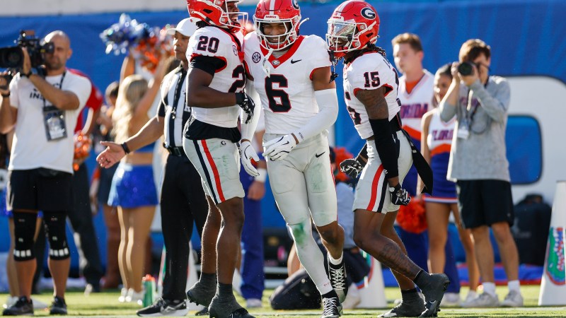 No. 5 Georgia benefits from another controversial call late in fourth quarter of 24-20 win over Florida No. 5 Georgia benefits from another controversial call late in fourth quarter of 24-20 win over Florida