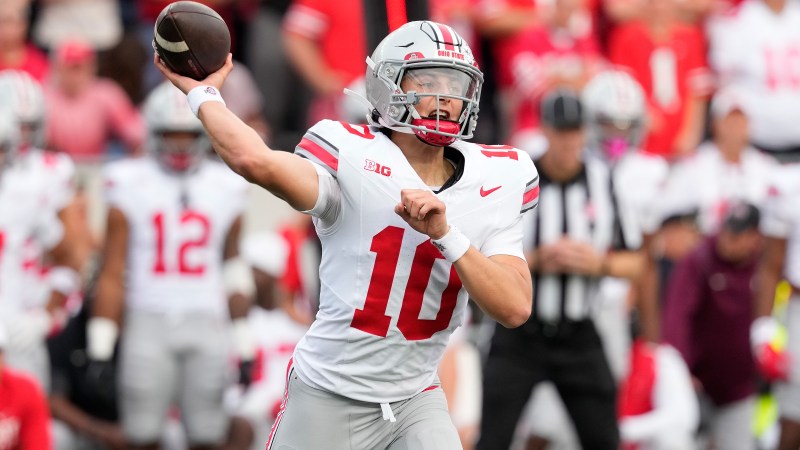 Heisman Watch: It's a 3-man race heading into November Heisman Watch: It's a 3-man race heading into November