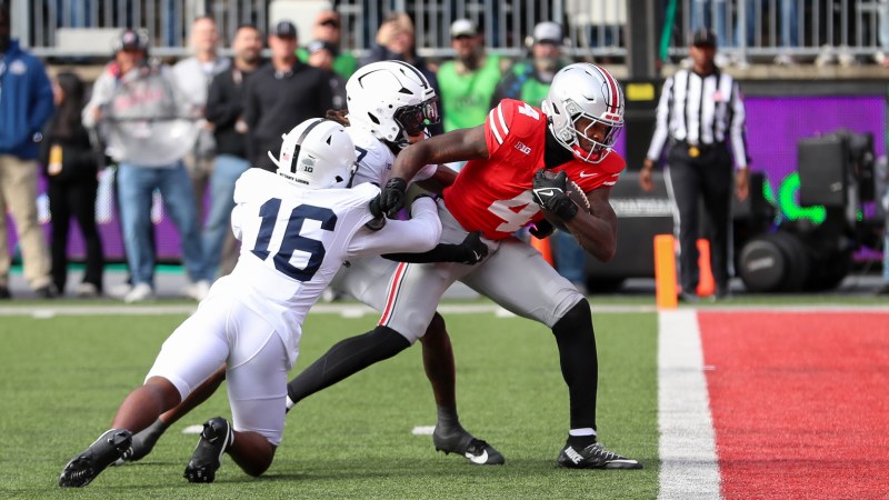 Ohio State's Jeremiah Smith reels in tipped pass vs. Penn State with one-handed catch that wows LeBron James Ohio State's Jeremiah Smith reels in tipped pass vs. Penn State with one-handed catch that wows LeBron James