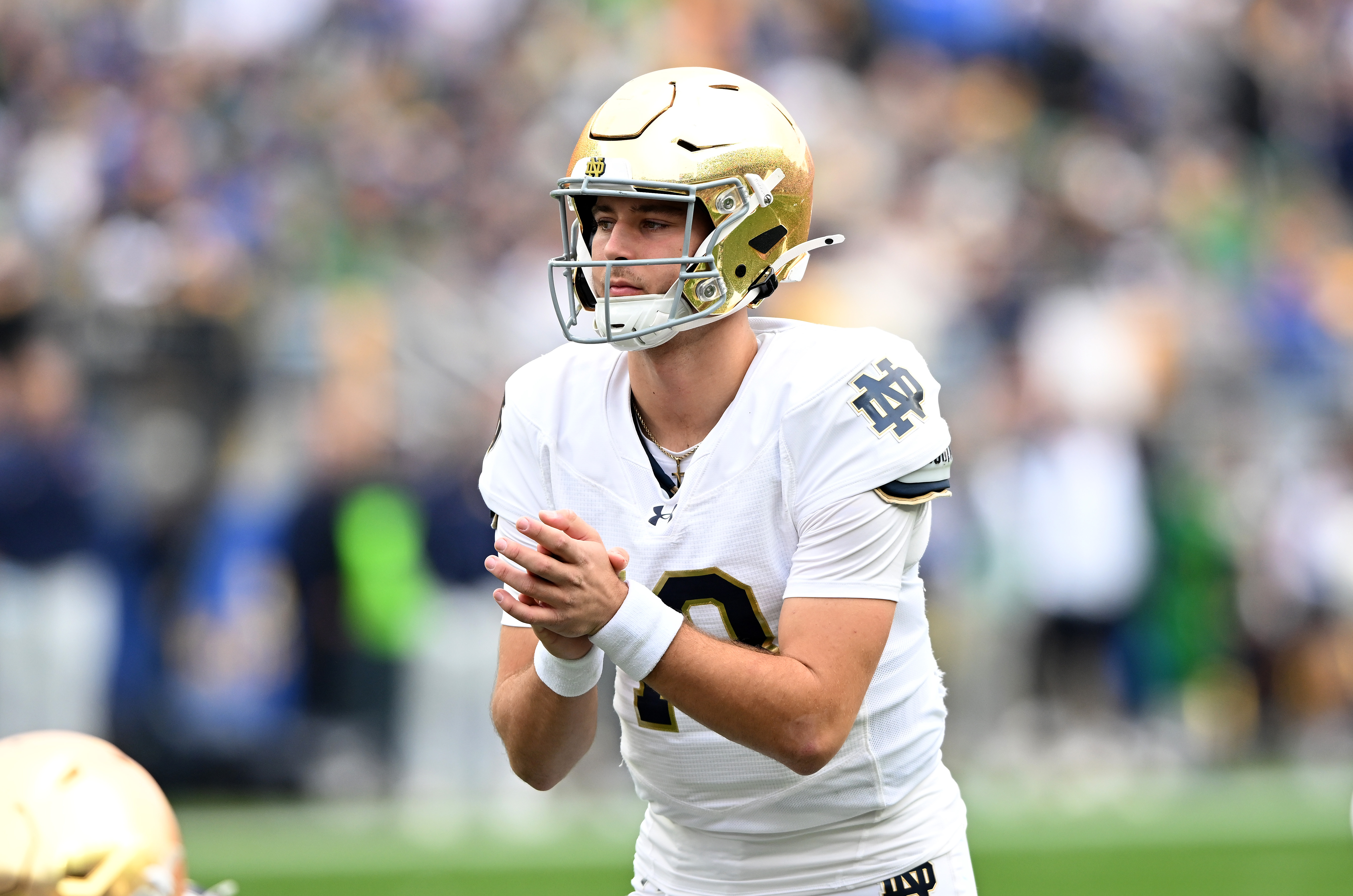 PITTSBURGH, PENNSYLVANIA - NOVEMBER 15: CJ Carr #13 of the Notre Dame Fighting Irish calls a play against the Pittsburgh Panthers at Acrisure Stadium on November 15, 2025 in Pittsburgh, Pennsylvania. (Photo by G Fiume/Getty Images)