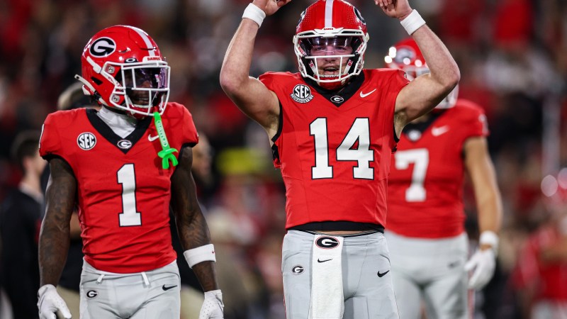 No. 5 Georgia perfectly utilizes onside kick to put No. 10 Texas away in 35-10 win over Longhorns No. 5 Georgia perfectly utilizes onside kick to put No. 10 Texas away in 35-10 win over Longhorns