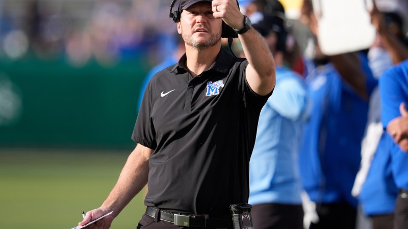 Sources: Arkansas set to hire Memphis coach Ryan Silverfield Sources: Arkansas set to hire Memphis coach Ryan Silverfield