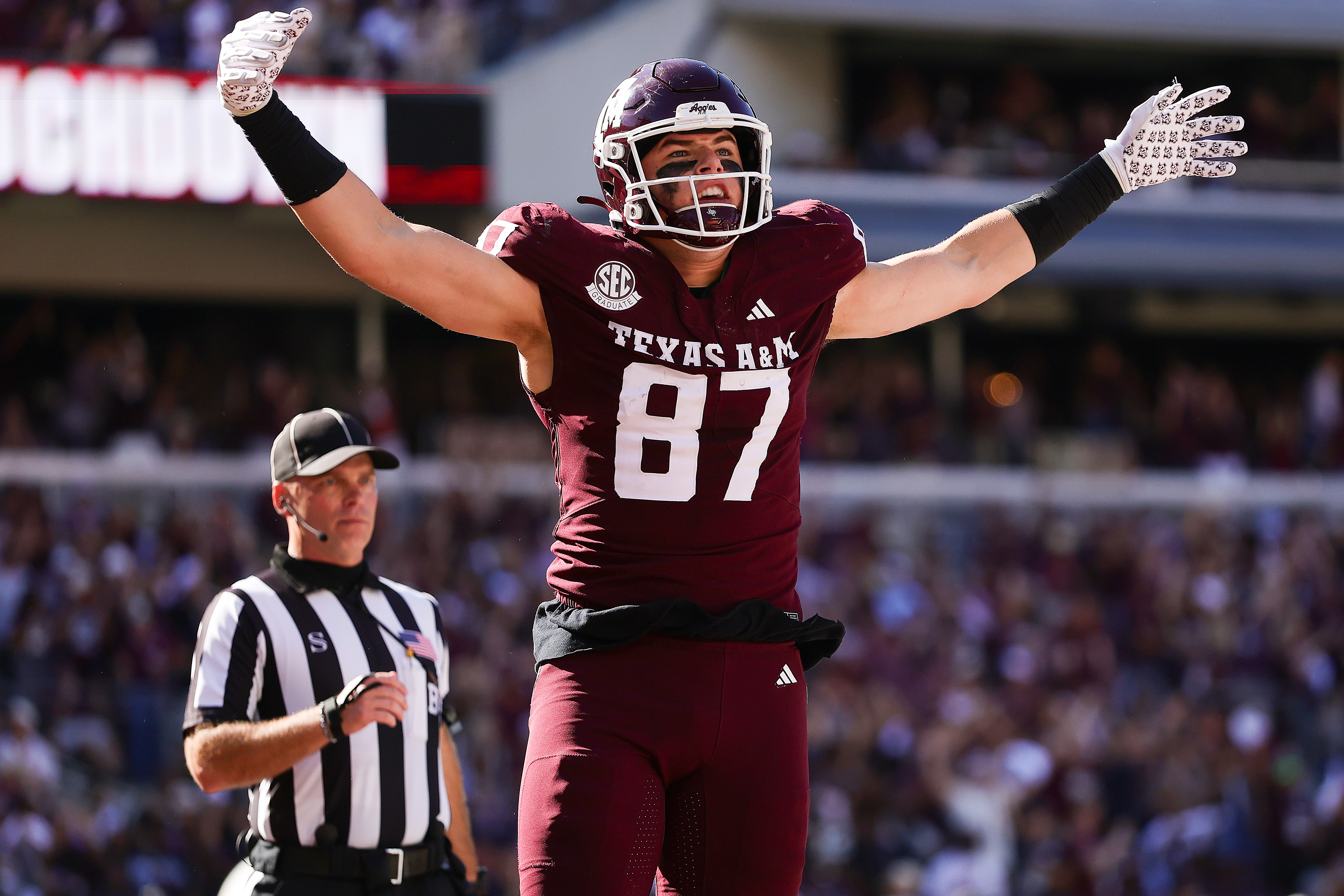No. 3 Texas A&M somehow beats South Carolina 31-30 after trailing 30-3 at halftime No. 3 Texas A&M somehow beats South Carolina 31-30 after trailing 30-3 at halftime