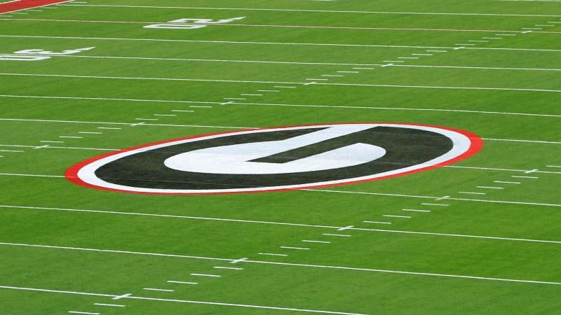 Two freshman Georgia football players arrested on shoplifting charges Two freshman Georgia football players arrested on shoplifting charges