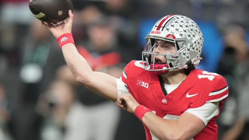 Ohio State QB Julian Sayin's shoe goes flying and hits a cheerleader in Big Ten championship game Ohio State QB Julian Sayin's shoe goes flying and hits a cheerleader in Big Ten championship game