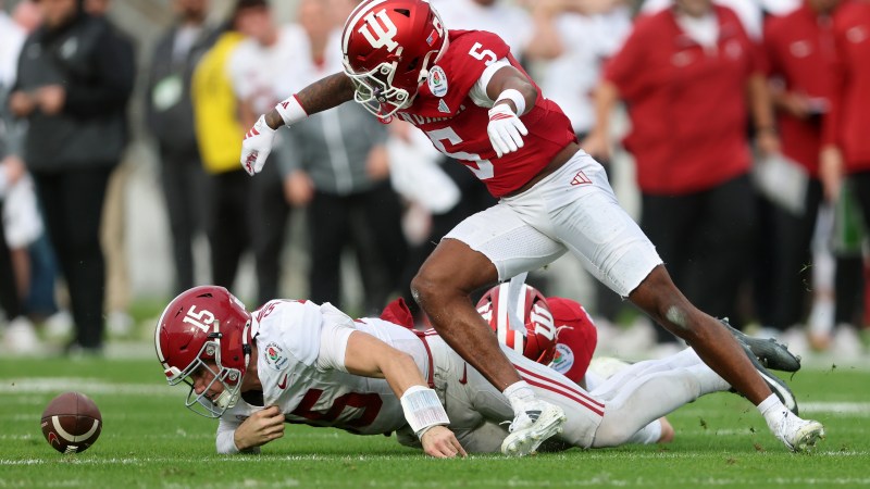 Alabama QB Ty Simpson removed from Rose Bowl vs. Indiana midway through third quarter Alabama QB Ty Simpson removed from Rose Bowl vs. Indiana midway through third quarter