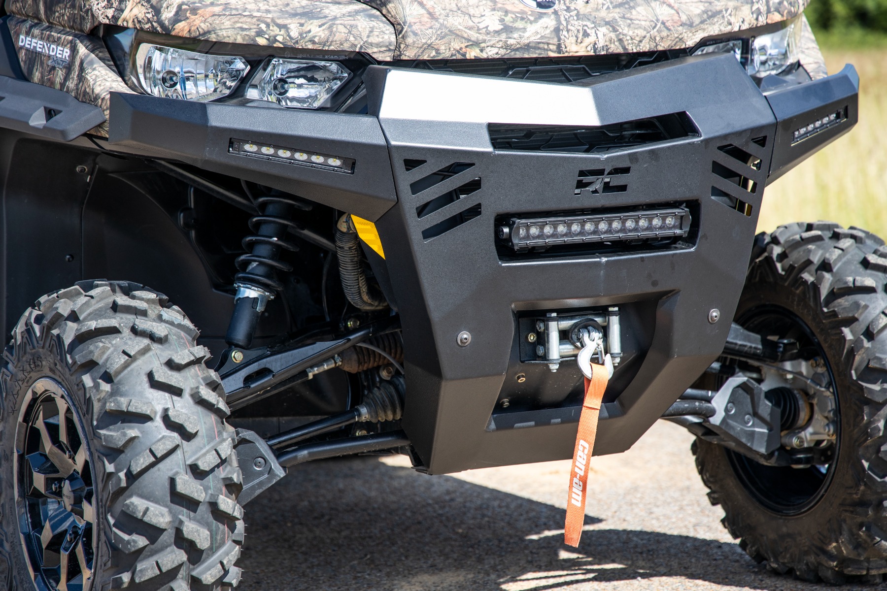 https://ewr1.vultrobjects.com/sema-data-images/DHTP/16-19_defender_front_bumper_6in_and_12in_led_combo_-_97031_1.jpg
