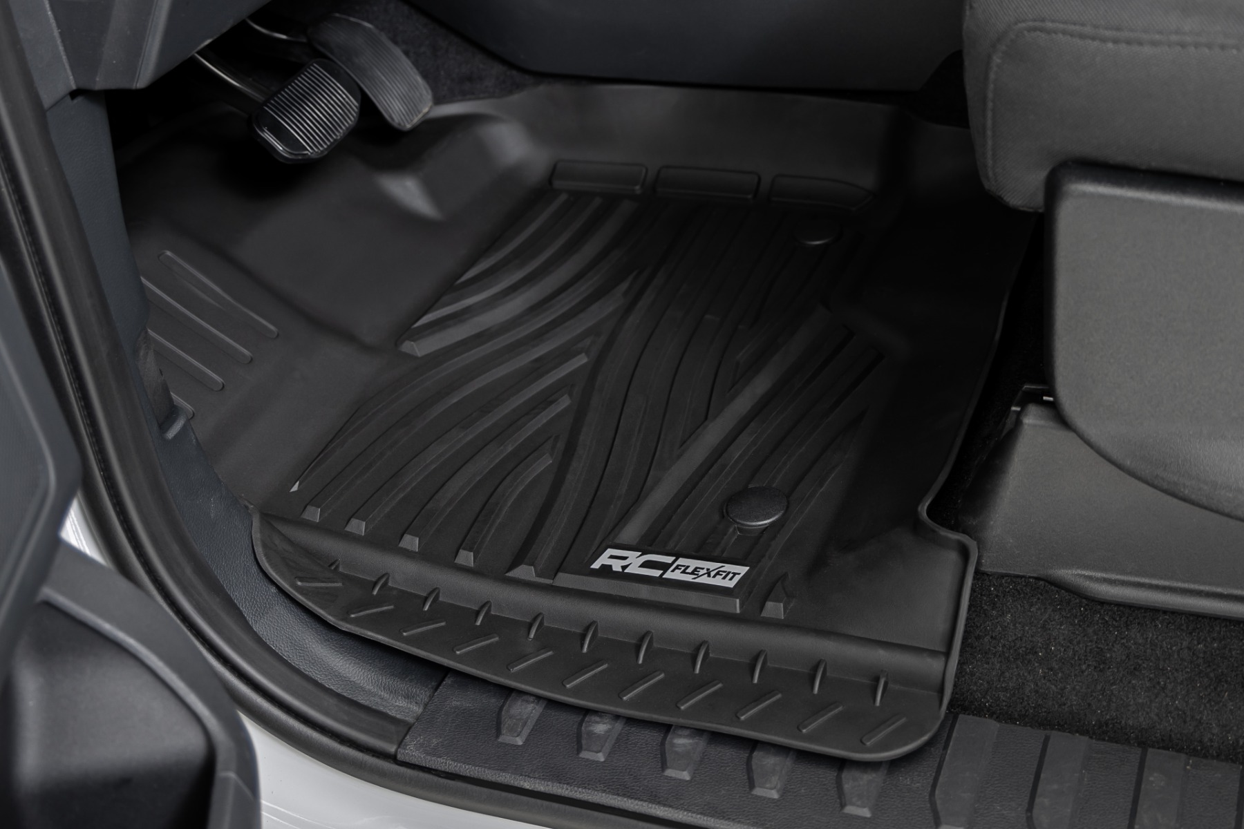 https://ewr1.vultrobjects.com/sema-data-images/DHTP/15-24_f150_flex-fit_front_only_floor_mats_-_ff-5151.jpg