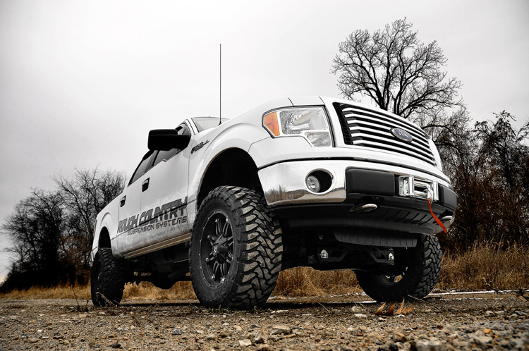 https://ewr1.vultrobjects.com/sema-data-images/DHTP/ford-hidden-winch-plate_1010-base.jpg