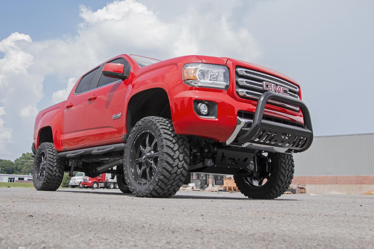 https://ewr1.vultrobjects.com/sema-data-images/DHTP/rc-bull-bar-black-steel-base-v2_1.jpg