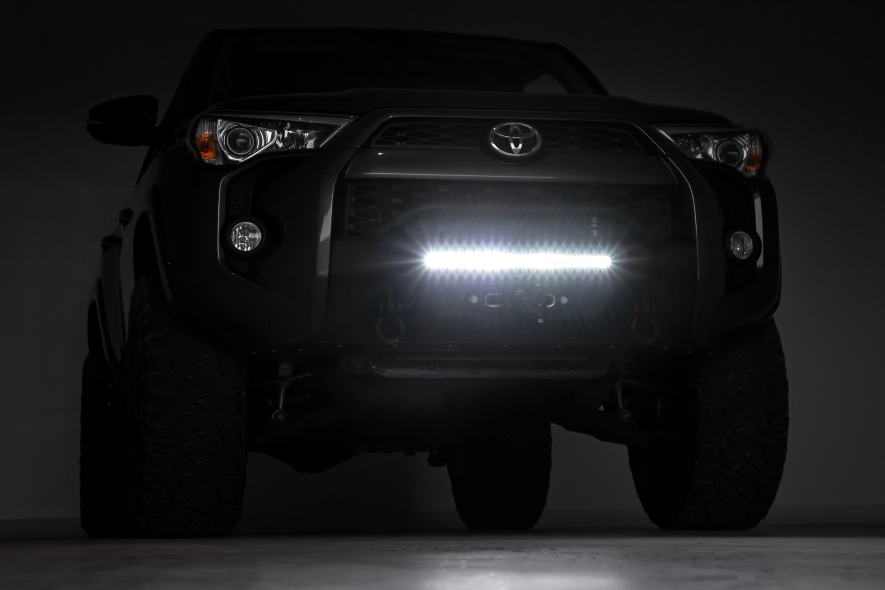 https://ewr1.vultrobjects.com/sema-data-images/DHTP/14-21_4runner_front_winch_bumper_20in_drl_combo_-_10745.jpg