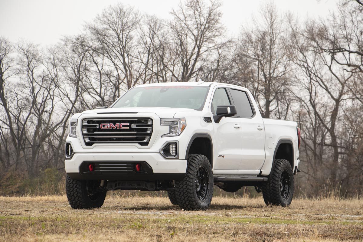 https://ewr1.vultrobjects.com/sema-data-images/DHTP/2025_gmc_1500_4in_n3_strut_lift_-_110331.jpg