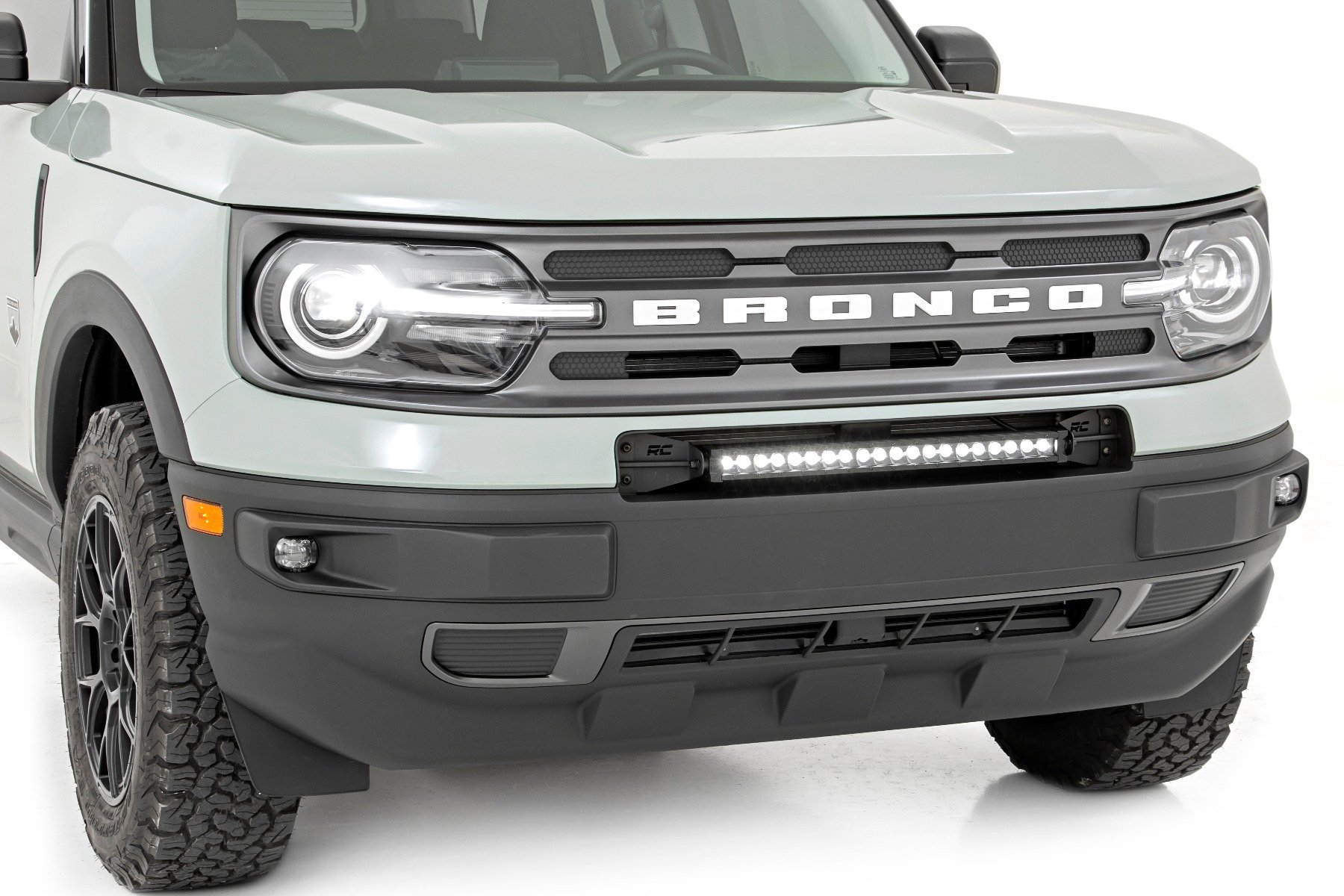 https://ewr1.vultrobjects.com/sema-data-images/DHTP/2021_bronco_20in_single_row_drl_bumper_kit_-_71037.jpg