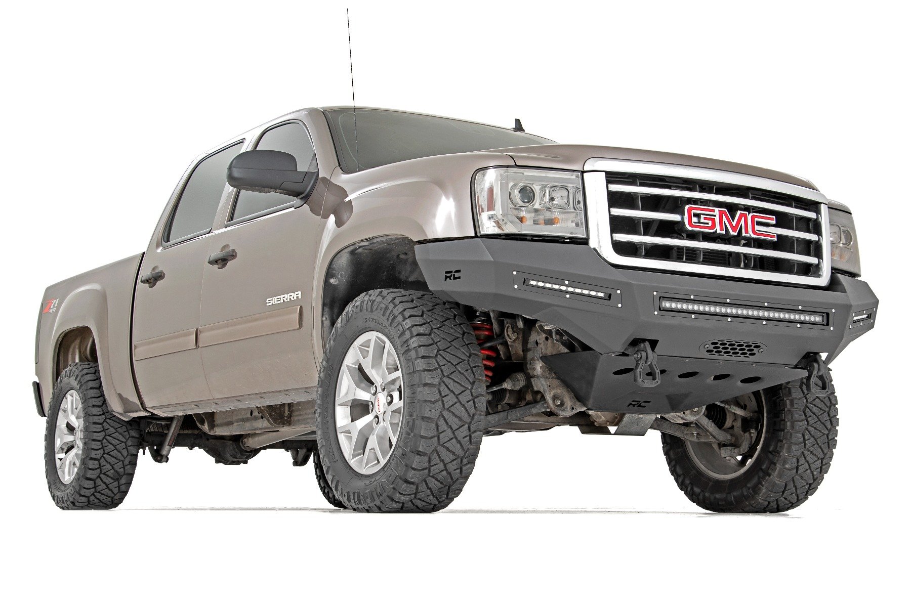 https://ewr1.vultrobjects.com/sema-data-images/DHTP/07-13_gmc_1500_hight_clearance_bumper_block-offs_-_10912.jpg