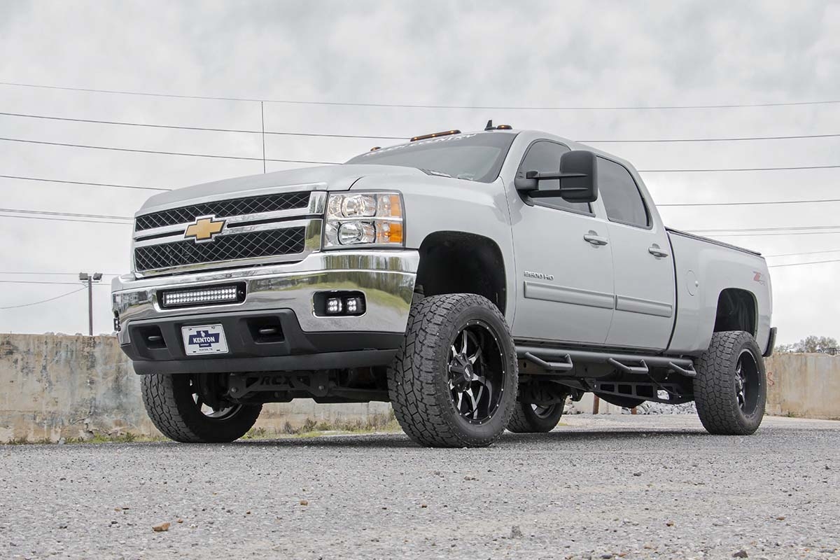 https://ewr1.vultrobjects.com/sema-data-images/DHTP/gm-traction-bar-kit_11001-base.jpg