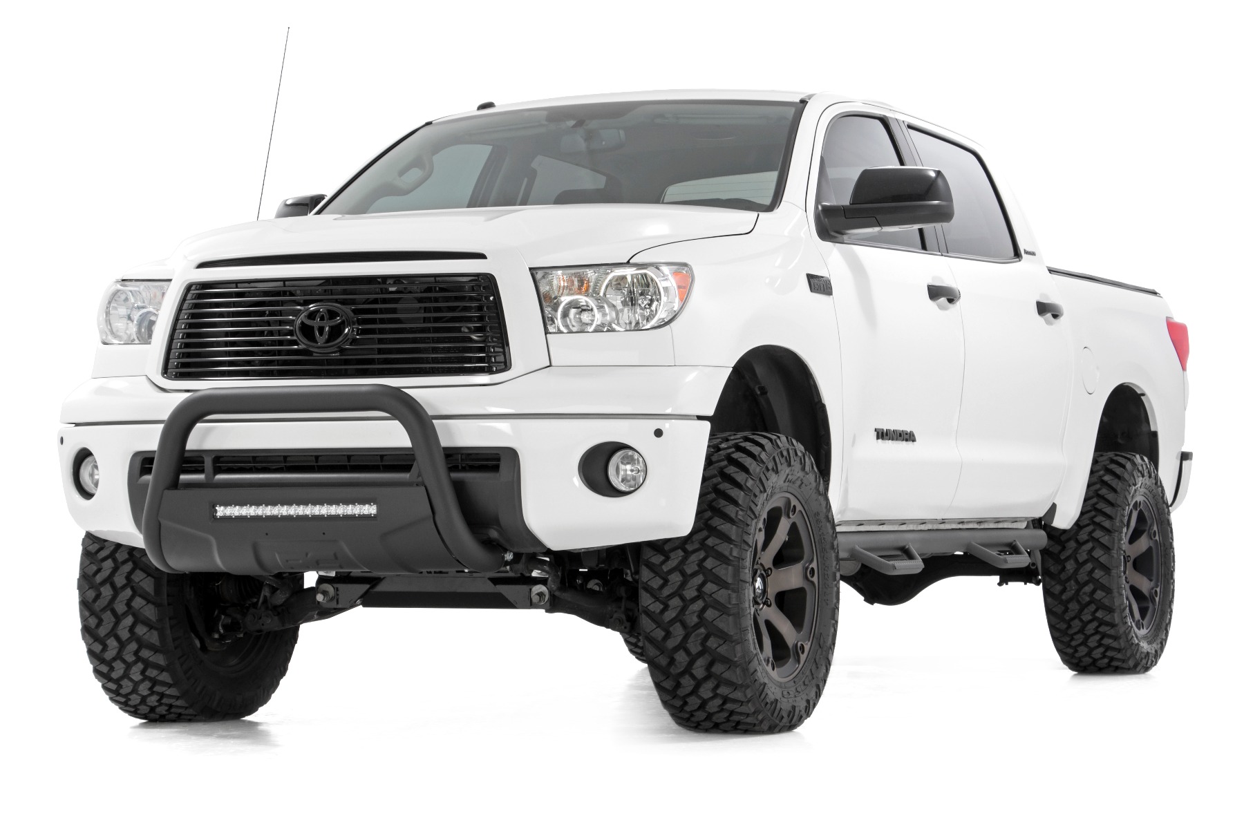 https://ewr1.vultrobjects.com/sema-data-images/DHTP/tundra_led_bullbar_-_installed.jpg