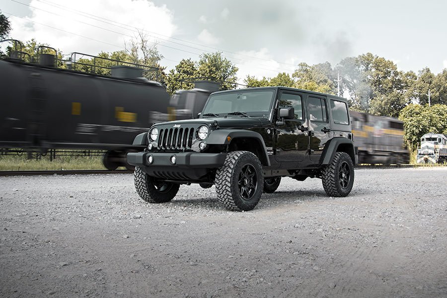 https://ewr1.vultrobjects.com/sema-data-images/DHTP/jeep-lift-kit_901-base.jpg