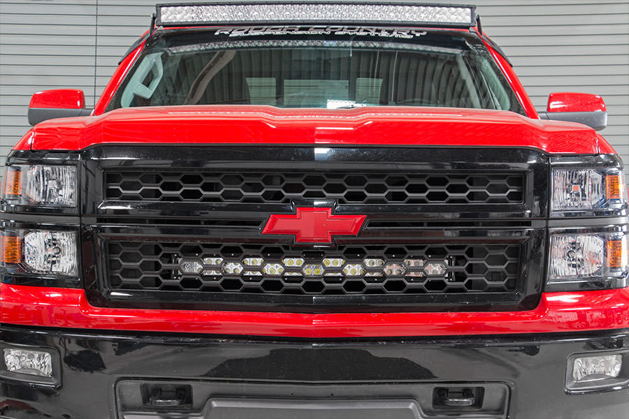 https://ewr1.vultrobjects.com/sema-data-images/DHTP/lights-30-inch-gm-grille-kit_70624-grille.jpg