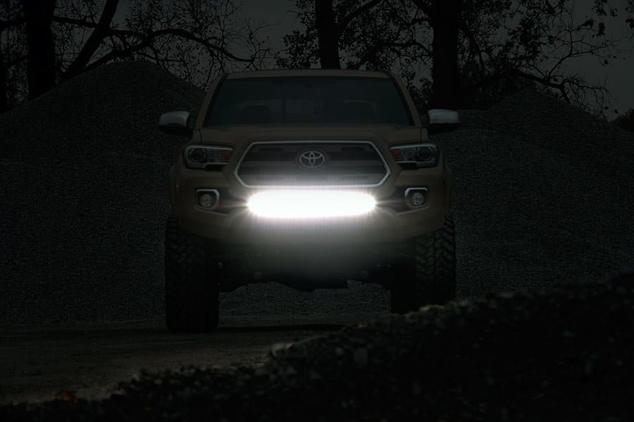 https://ewr1.vultrobjects.com/sema-data-images/DHTP/2016_tacoma_30in_straight_black-series_led_combo_-70668.jpg
