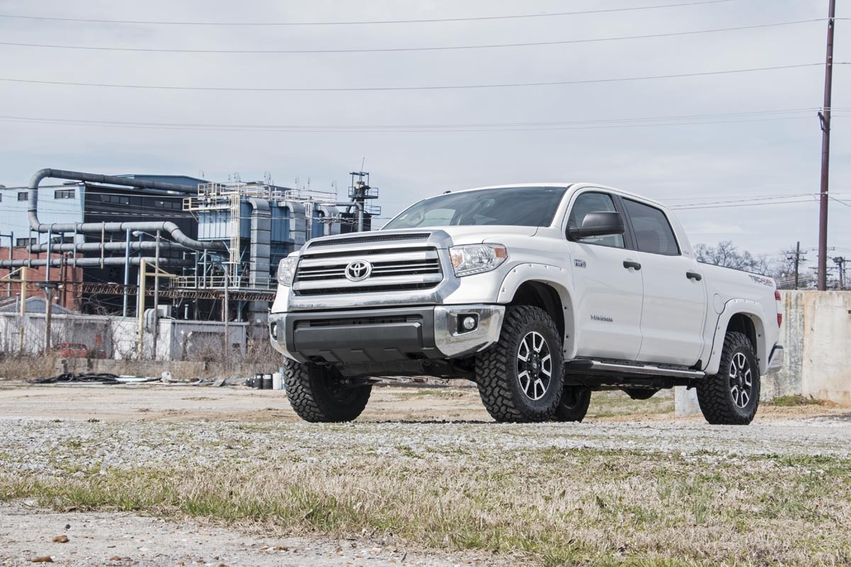 https://ewr1.vultrobjects.com/sema-data-images/DHTP/toyota-16-tundra-870-fdmid-outdoor_2_1.jpg
