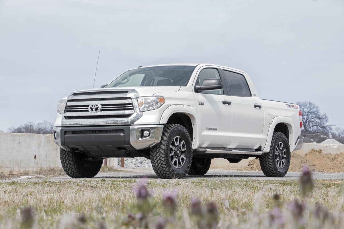 https://ewr1.vultrobjects.com/sema-data-images/DHTP/toyota-16-tundra-870-fdmid-outdoor_2_1.jpg